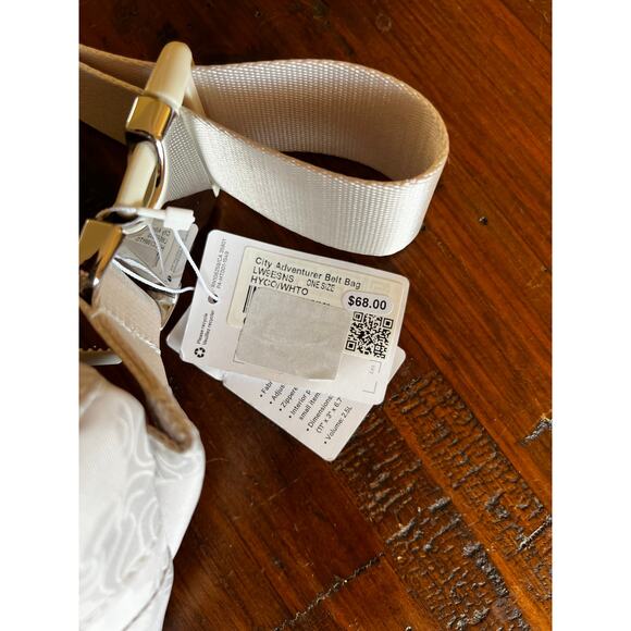 NWT Lululemon City Adventurer Belt Bag 2.5L - Picture 2 of 4